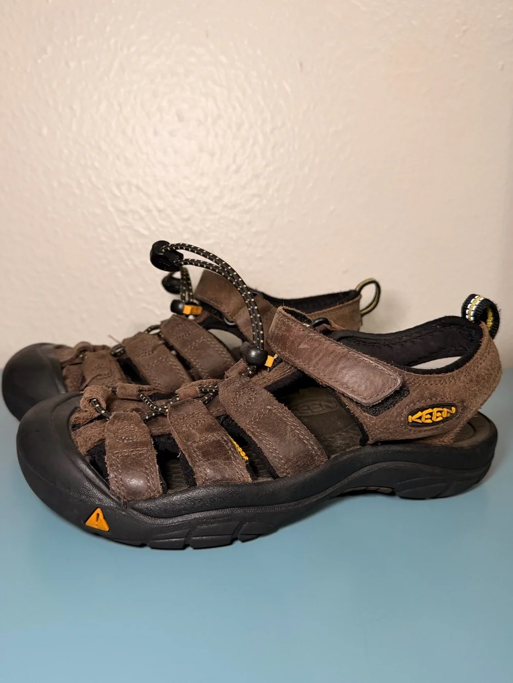 KEEN Newport H2 Closed Toe Sandals - Size 2